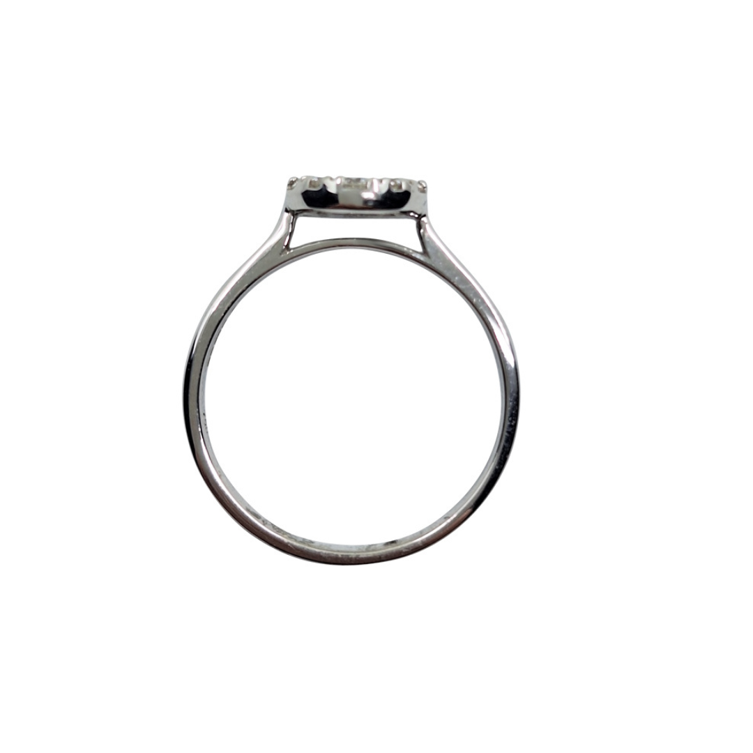 18ct White Gold Diamond Cluster Ring