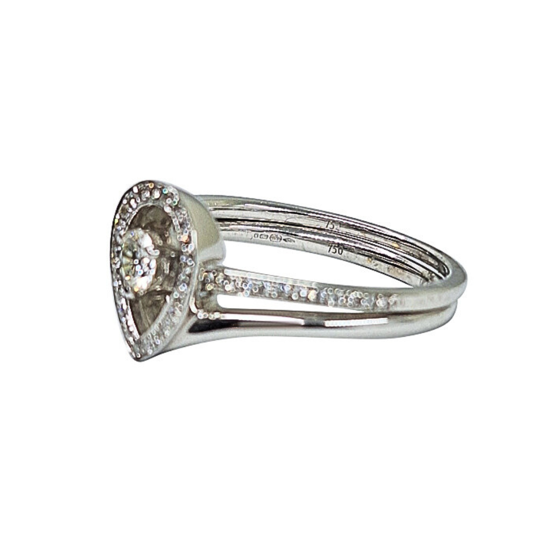 18ct White Gold Pear Shape Diamond 2 Ring Set