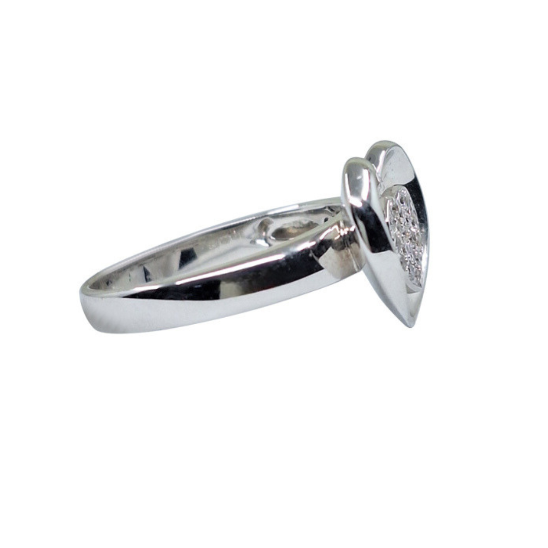 18ct White Gold Heart Cluster Ring
