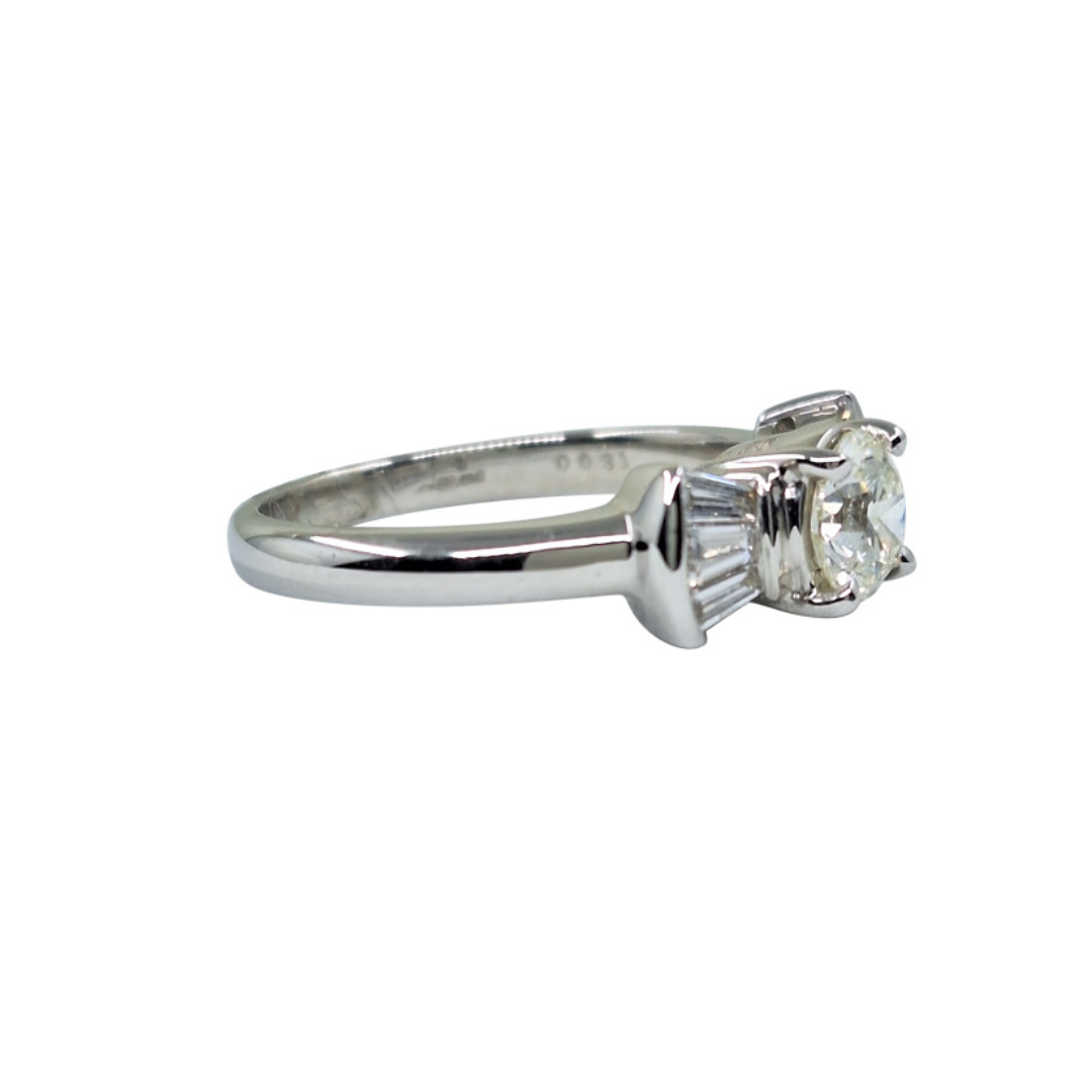 18ct White Gold Diamond Baguette & Round Diamond Bow Ring D:1.02ct