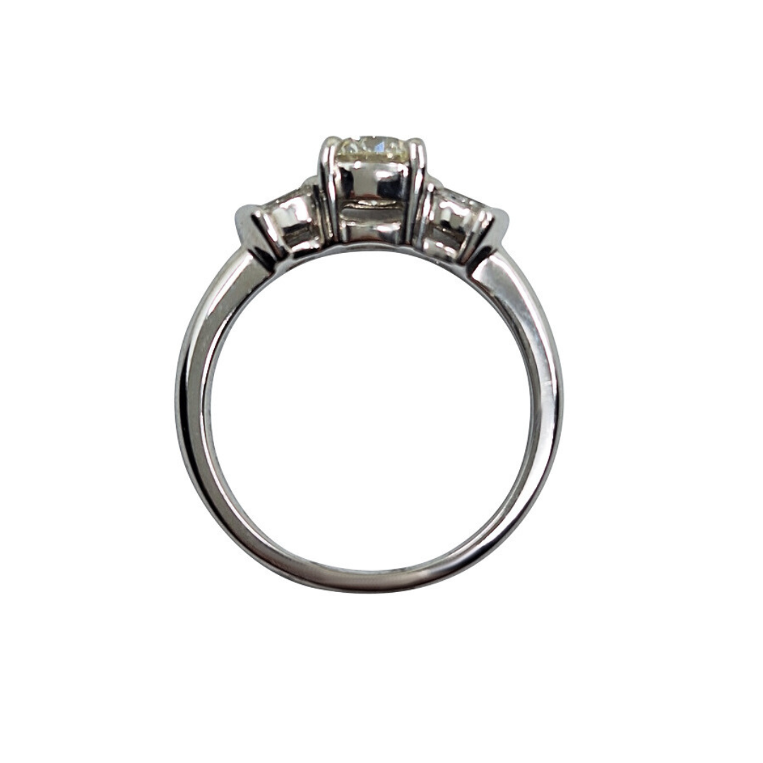 18ct White Gold Diamond Baguette & Round Diamond Bow Ring D:1.02ct