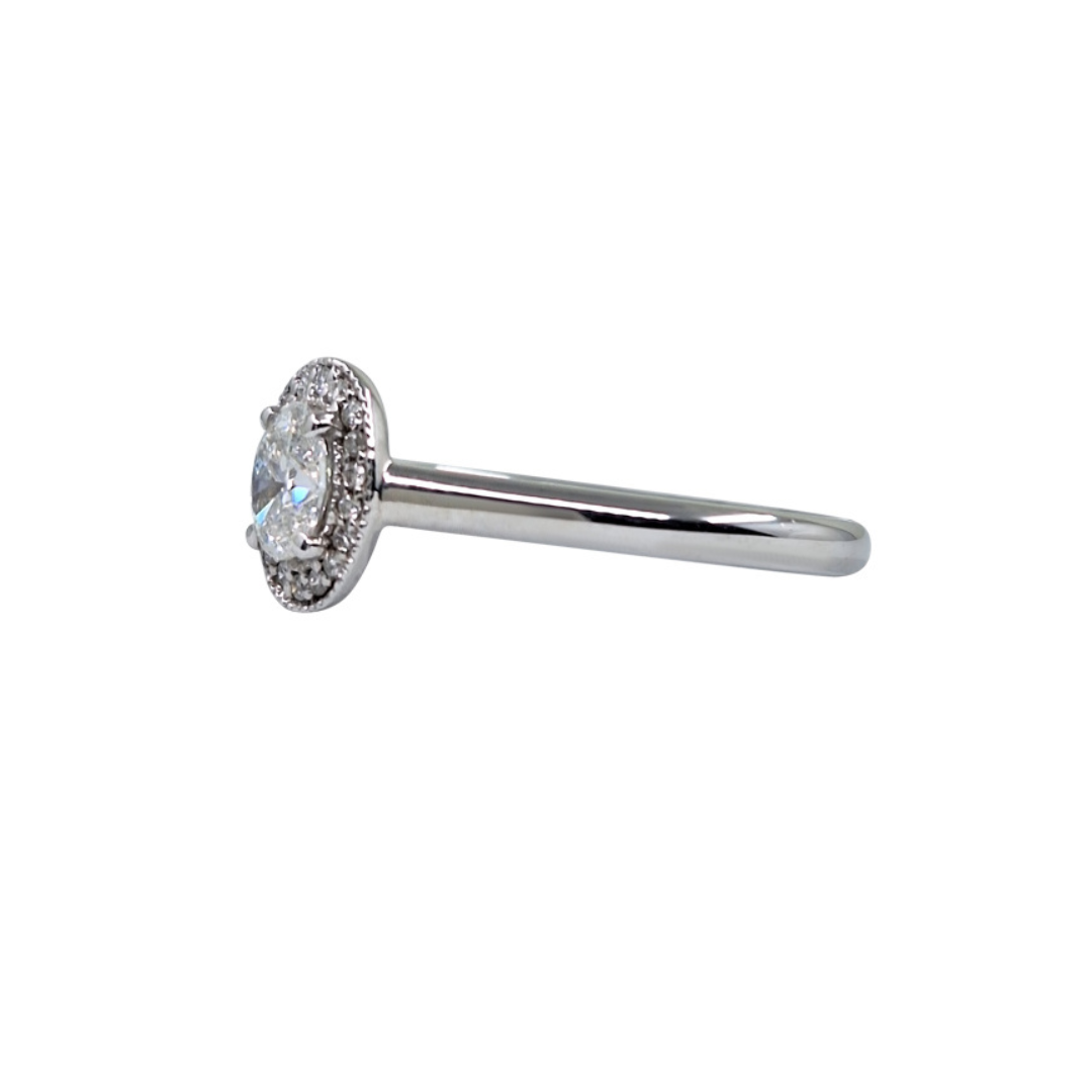 18ct White Gold Oval Diamond Cluster Ring