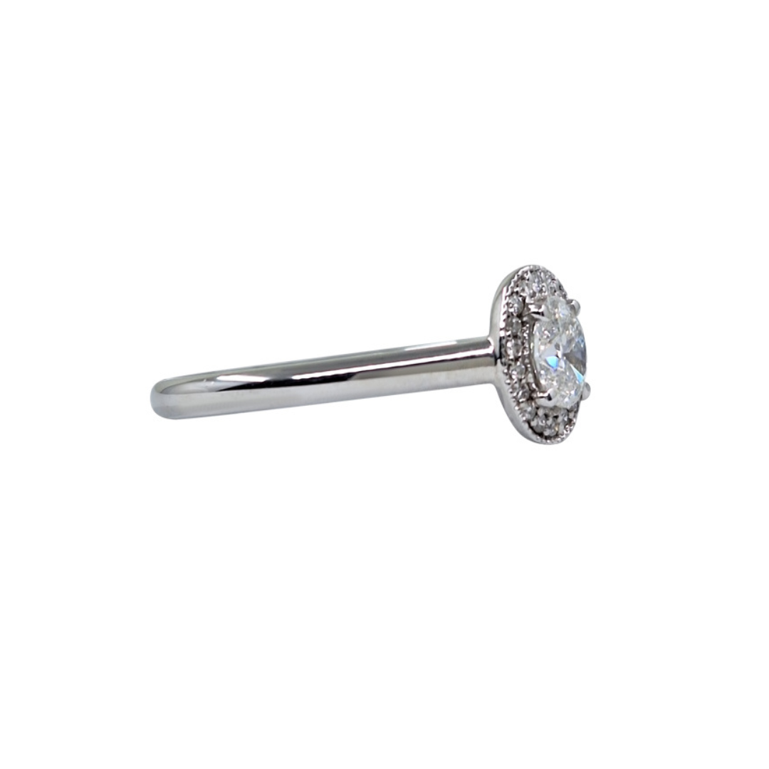18ct White Gold Oval Diamond Cluster Ring