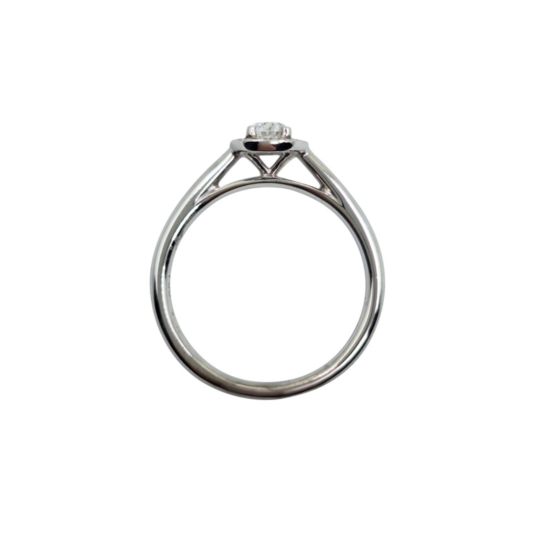 18ct White Gold Oval Diamond Cluster Ring