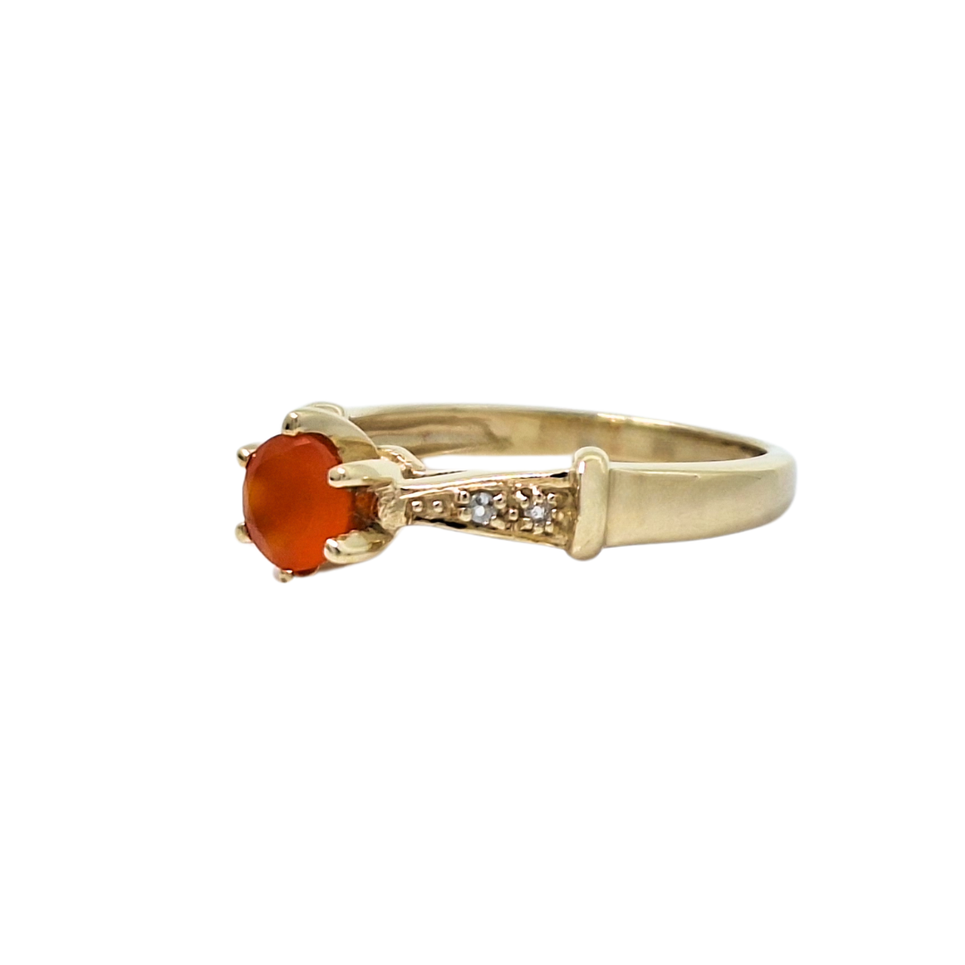 9ct Yellow Gold Carnelian & White Topaz Ring