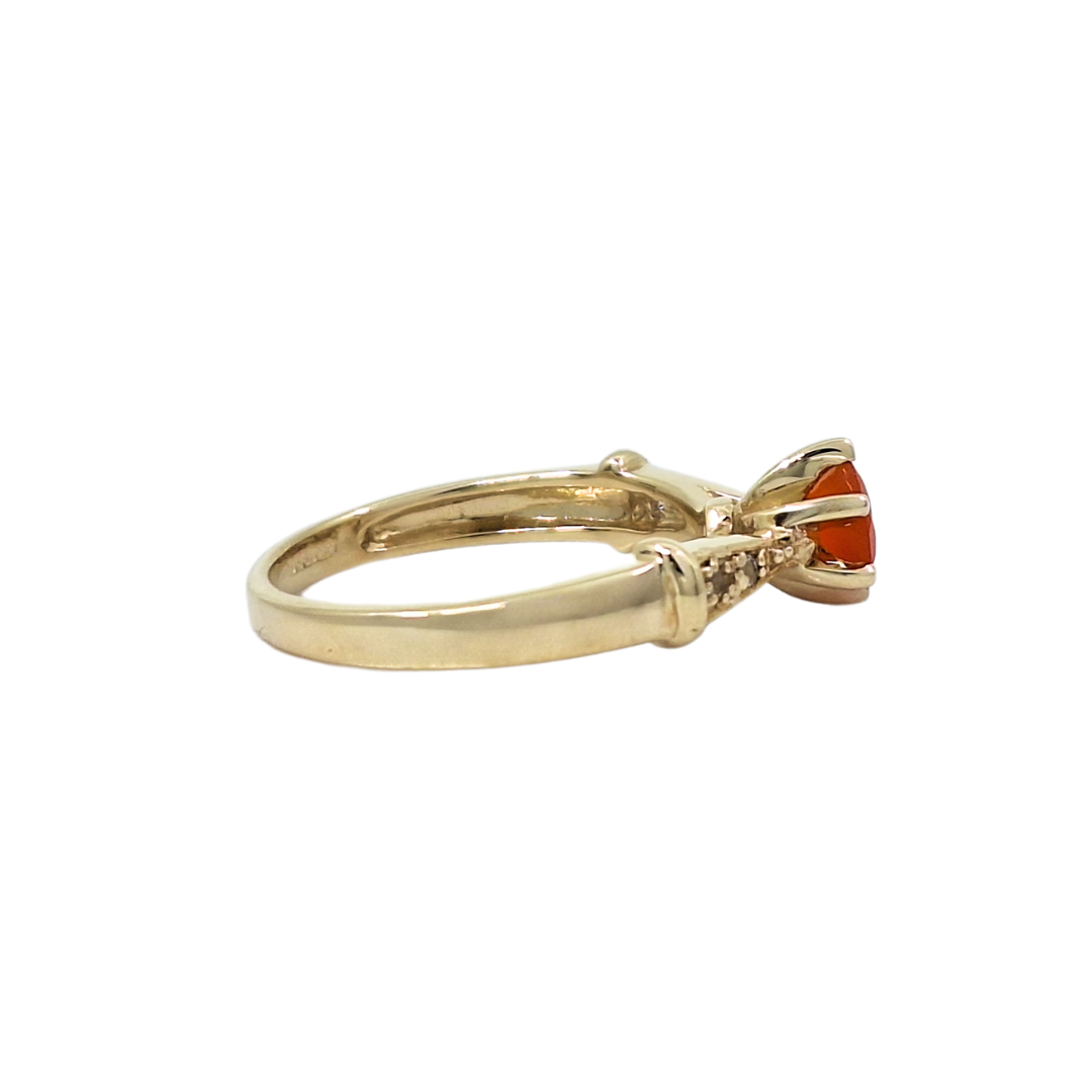 9ct Yellow Gold Carnelian & White Topaz Ring