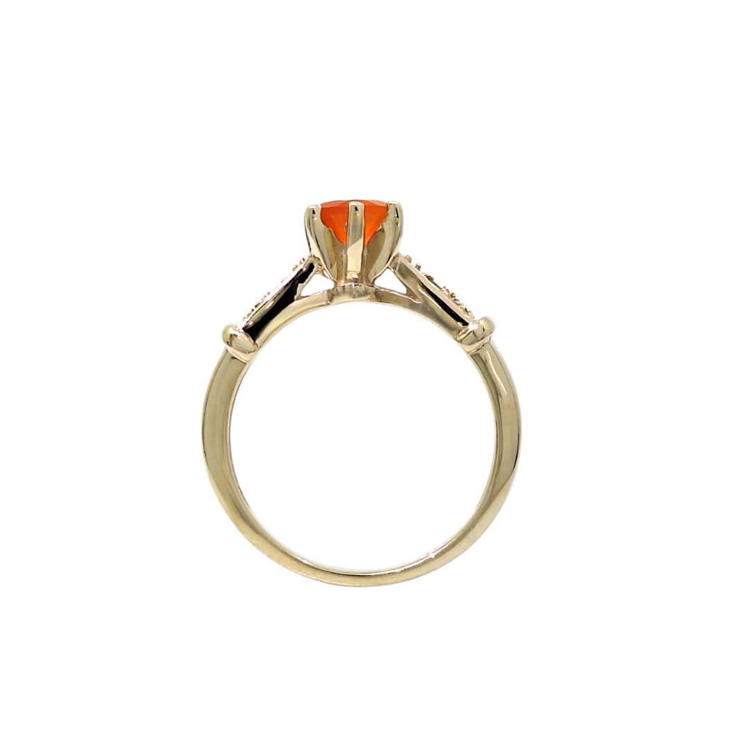 9ct Yellow Gold Carnelian & White Topaz Ring