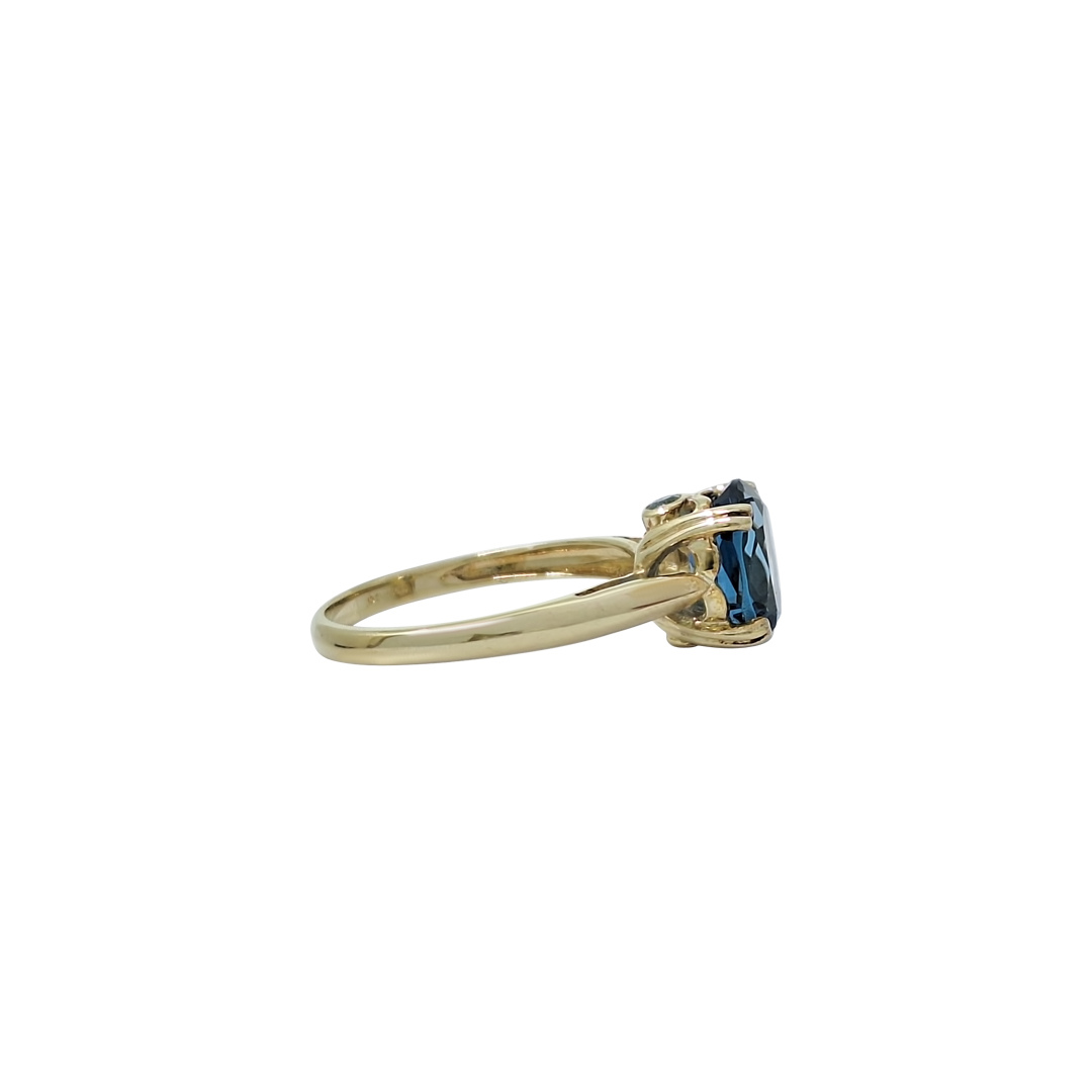 9ct Yellow Gold Blue Topaz Ring