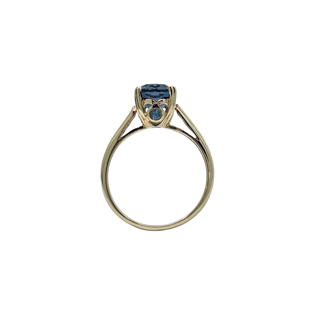 9ct Yellow Gold Blue Topaz Ring
