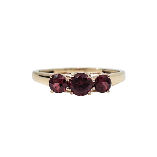 9ct Yellow Gold Garnet 3 Stone Ring