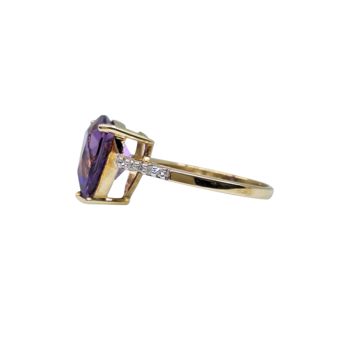 9ct Yellow Gold Amethyst & Diamond Ring