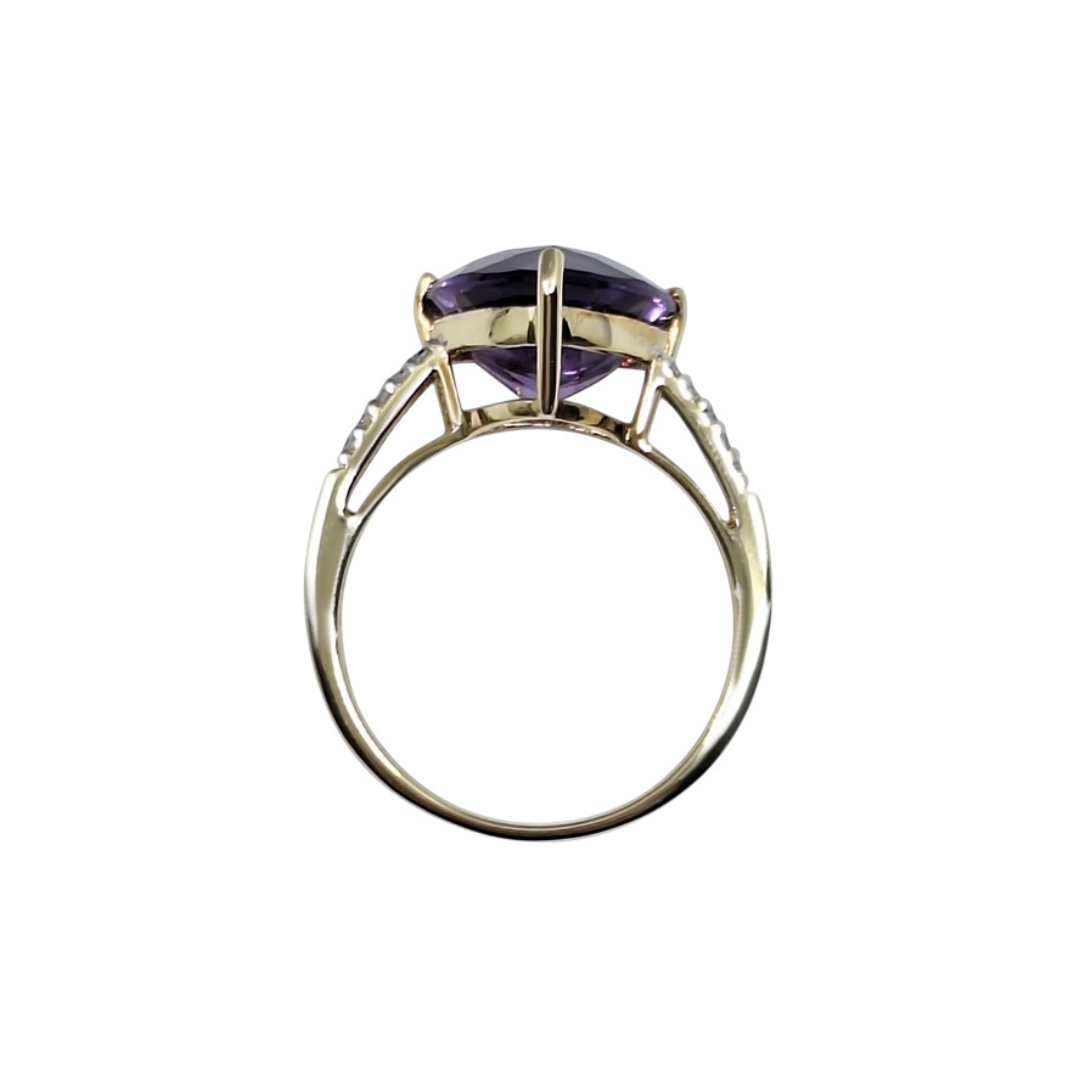 9ct Yellow Gold Amethyst & Diamond Ring