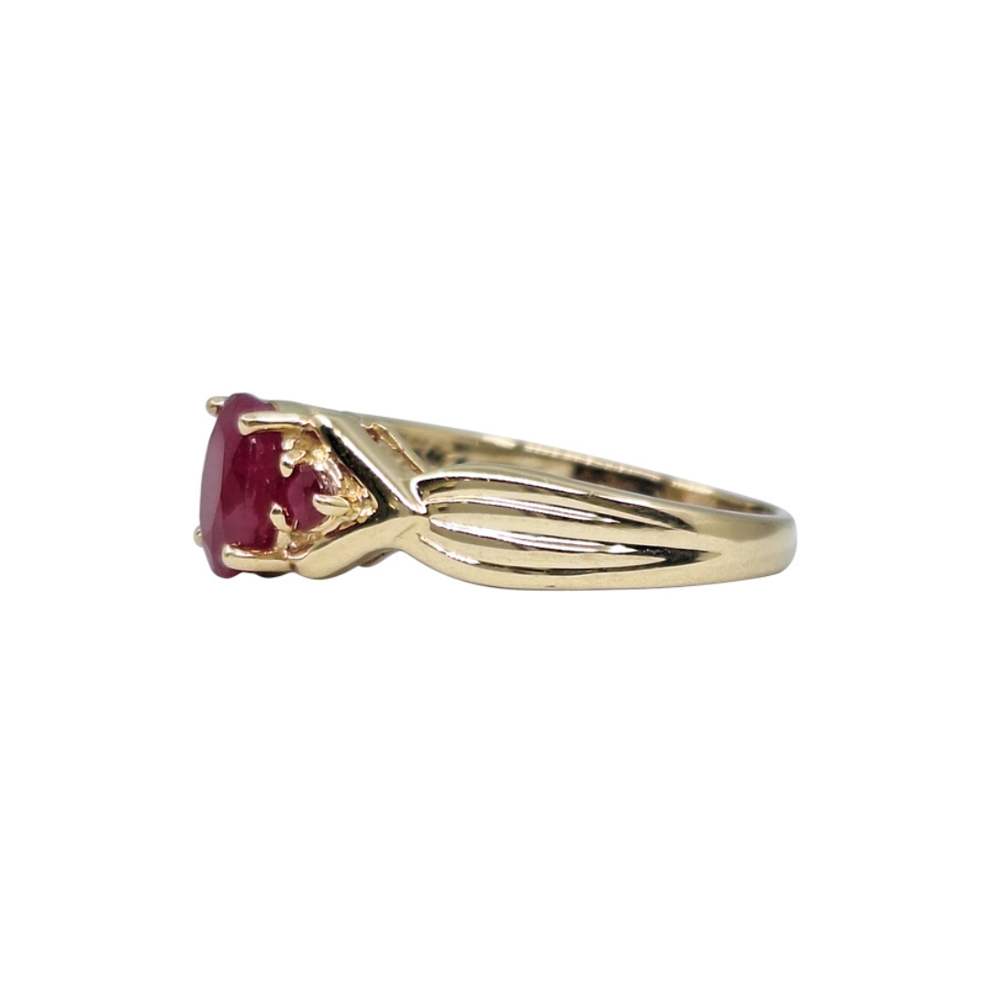 9ct Yellow Gold Ruby 3 Stone Ring