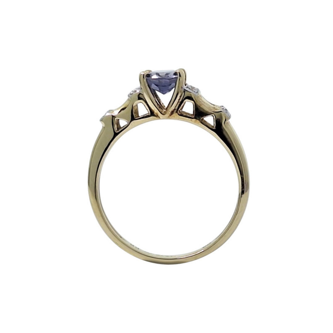 9ct Yellow Gold Iolite Ring