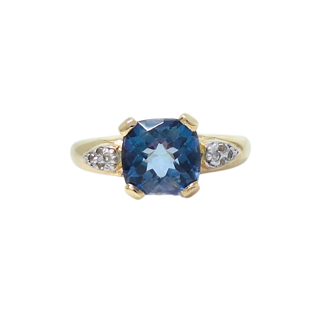 9ct Yellow Gold Neptune & White Topaz Ring