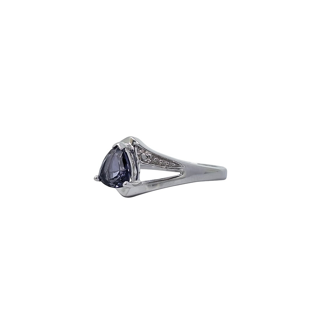 9ct White Gold Iolite & Diamond Ring