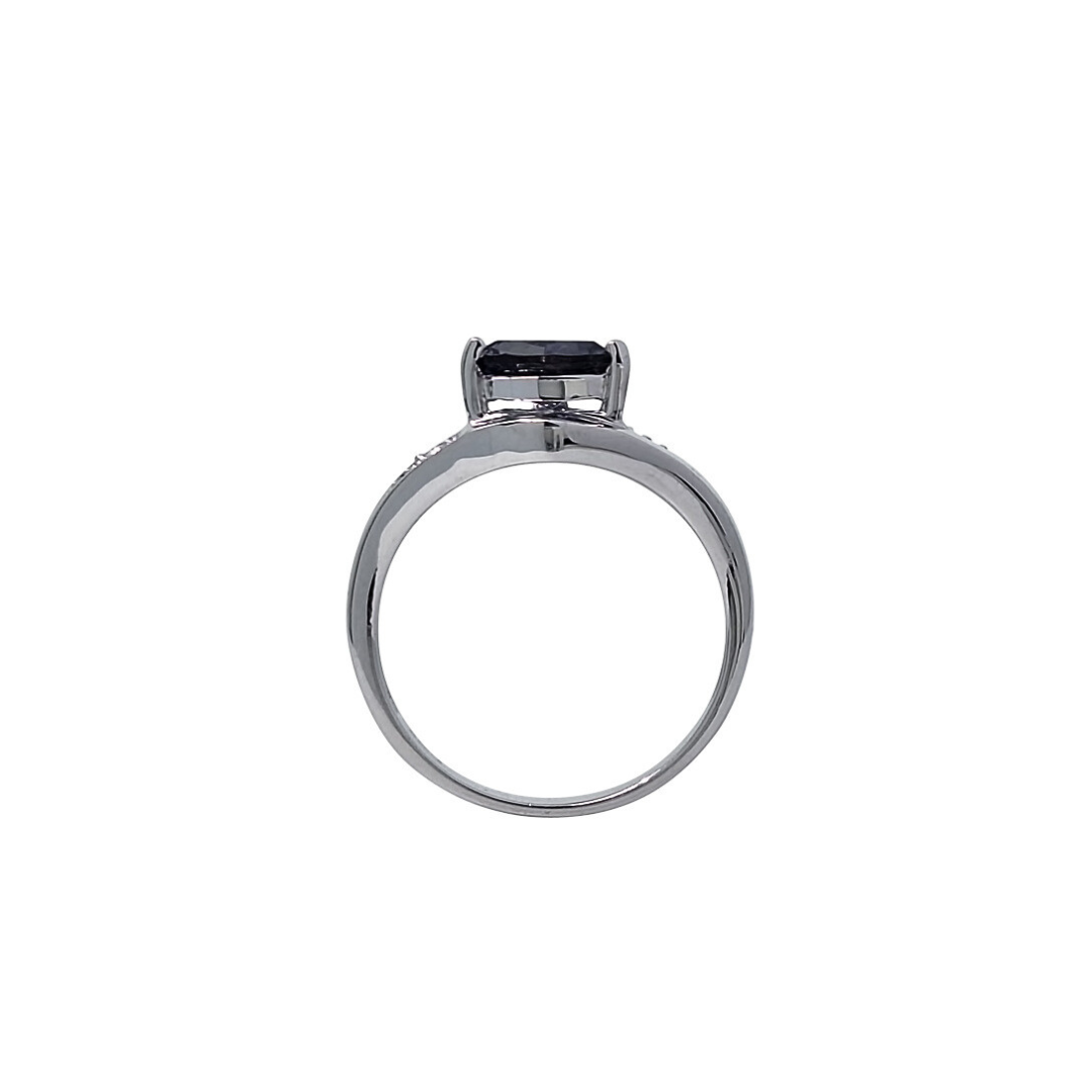 9ct White Gold Iolite & Diamond Ring