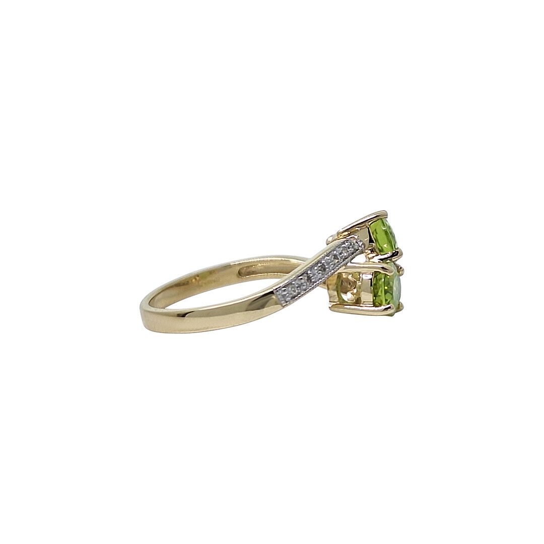 9ct Yellow Gold Peridot & Diamond Ring