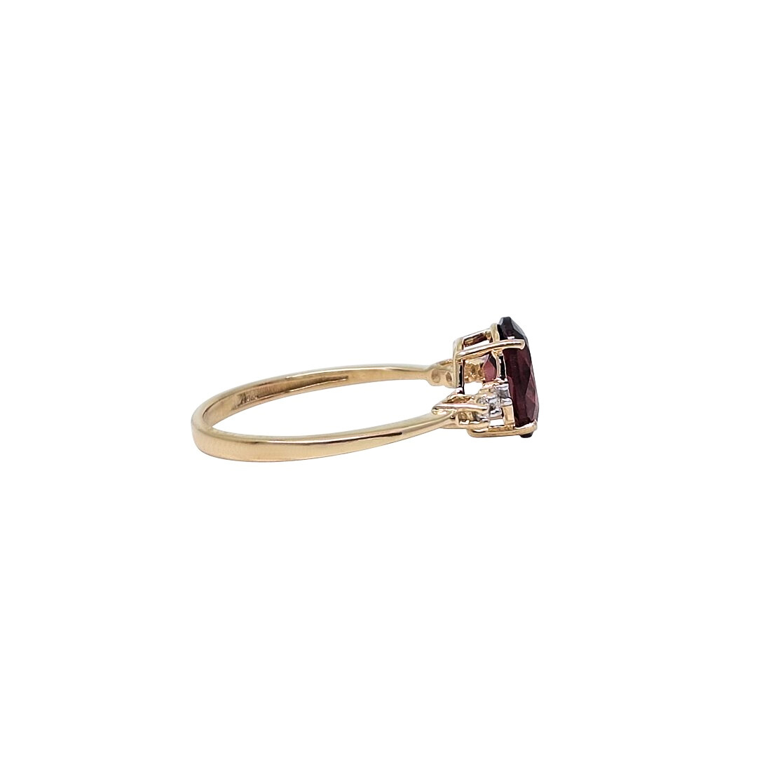 9ct Yellow Gold Garnet & Diamond Ring