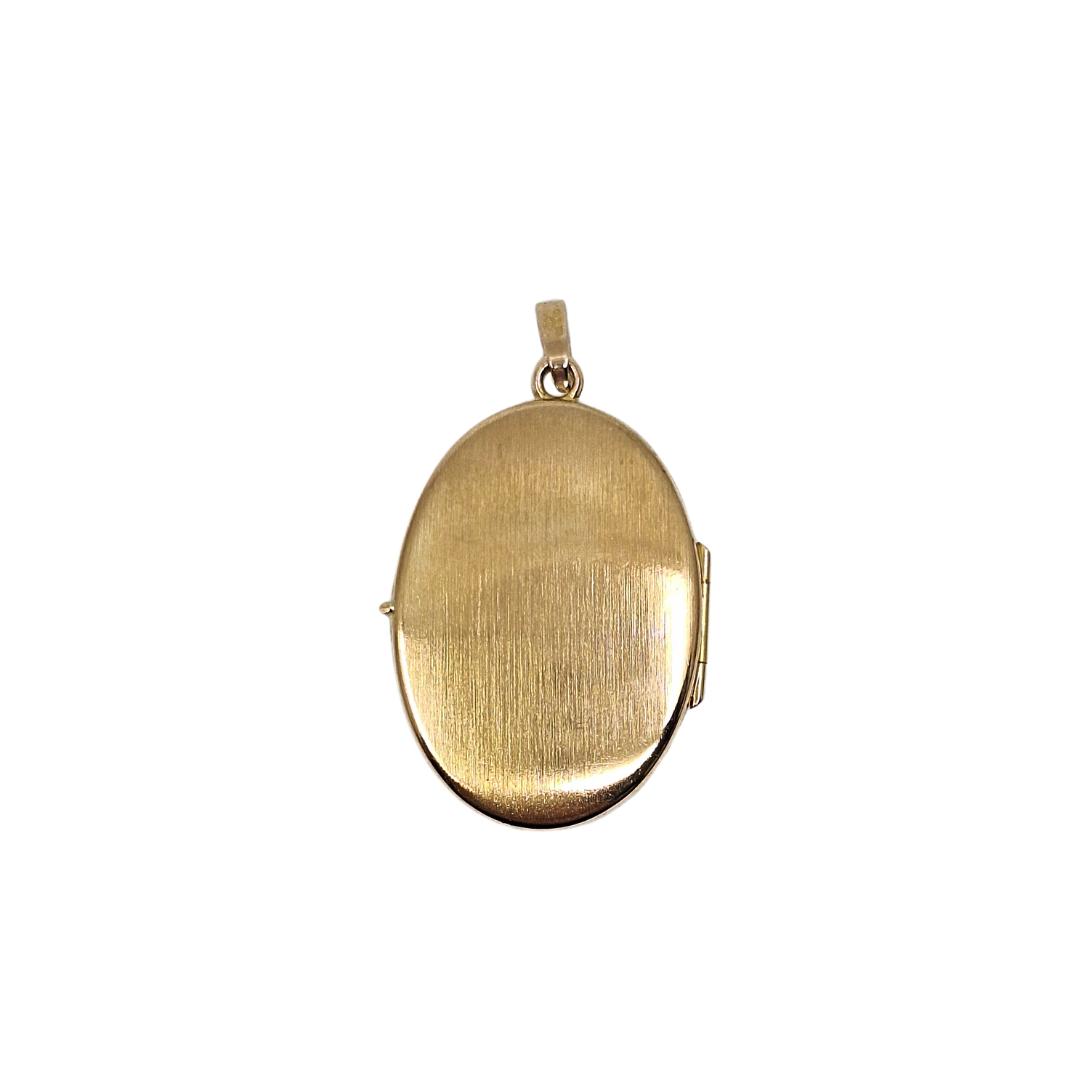 9ct Yellow Gold Oval Engraved Locket