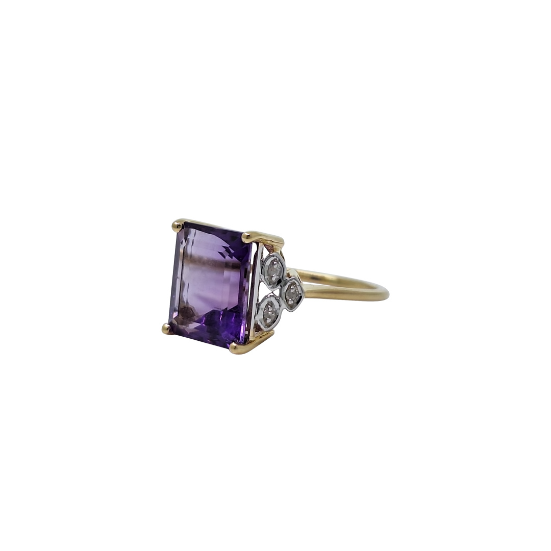 9ct Yellow Gold Amethyst Ring