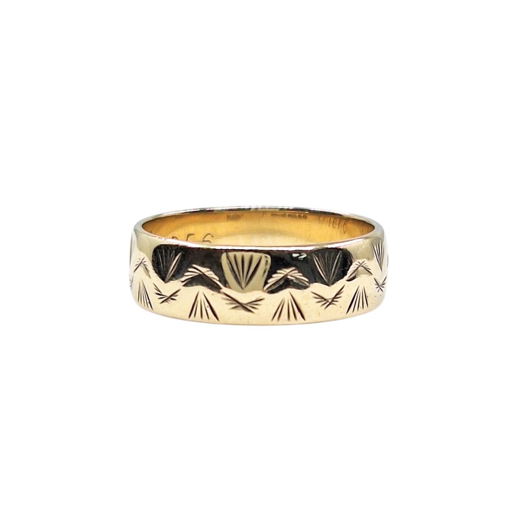 9ct Yellow Gold Patterned Wedding Band