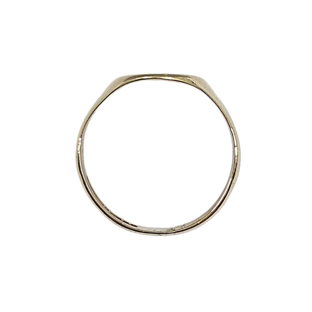 9ct Yellow Gold Part Engraved Oval Signet Ring