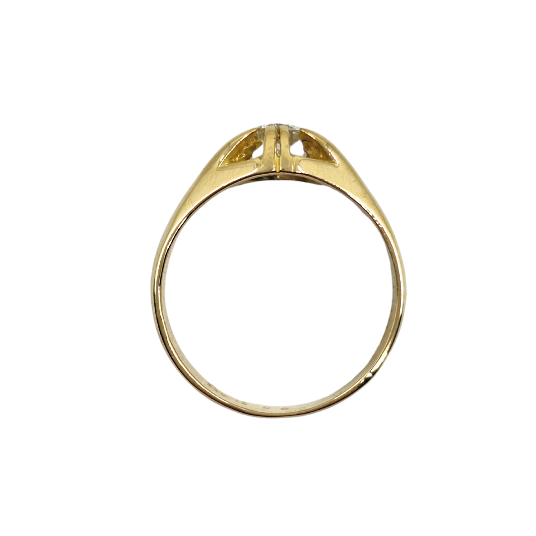 18ct Yellow Gold Gypsy Set Diamond Solitaire Ring