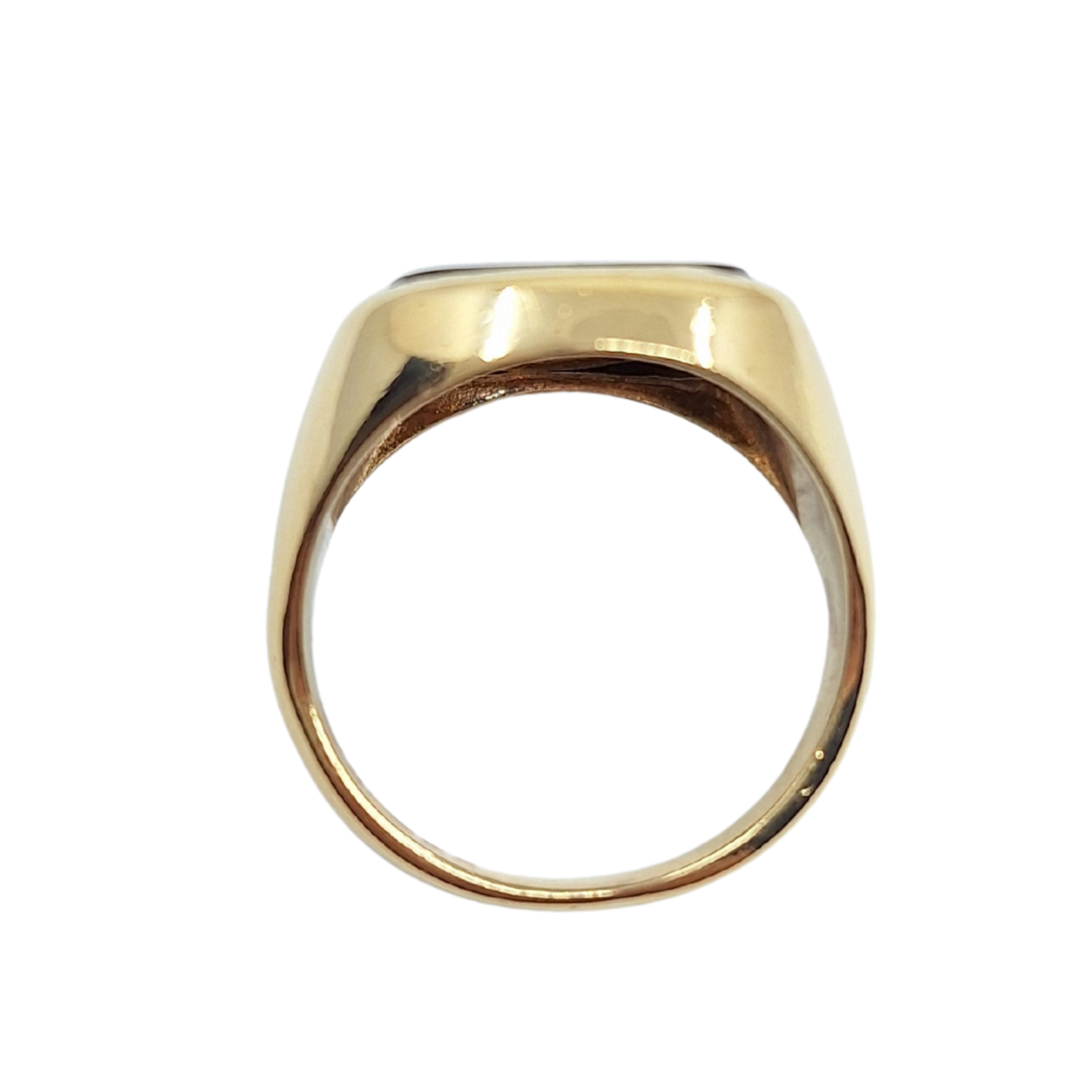 9ct Yellow Gold Cushion Shape Onyx Signet Ring