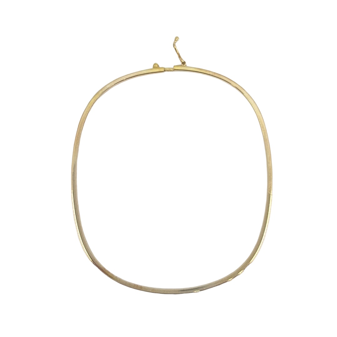 9ct Yellow Gold Hinged Pattened Bangle