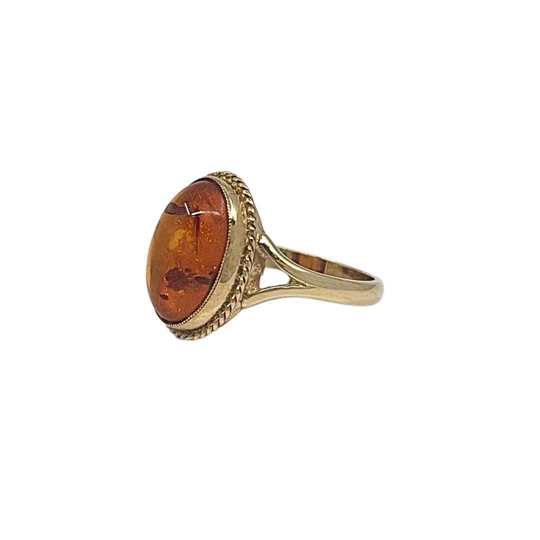 9ct Yellow Gold Amber Ring