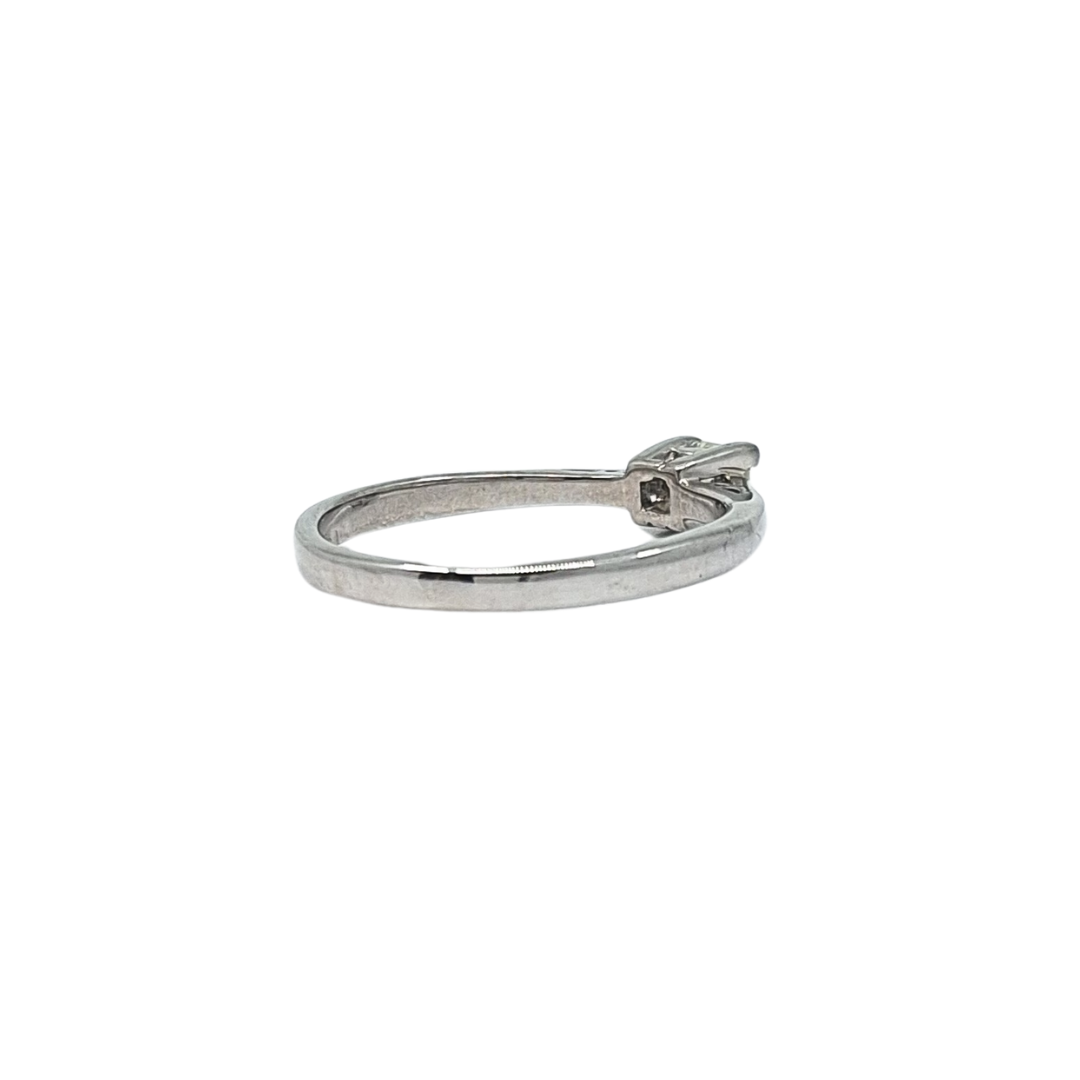 18ct White Gold Princess Cut Diamond Solitaire Ring
