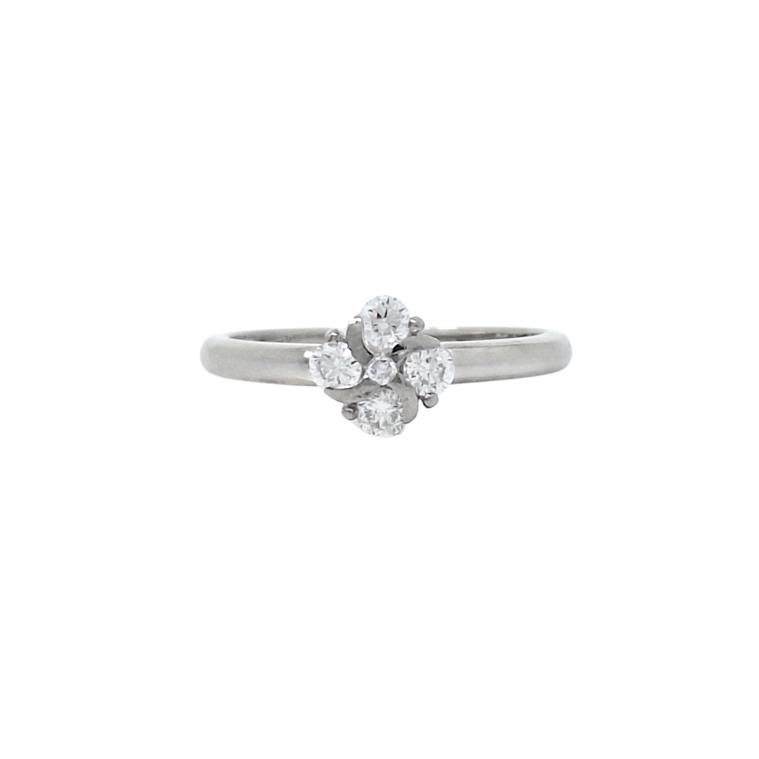 18ct White Gold Diamond Cluster Ring
