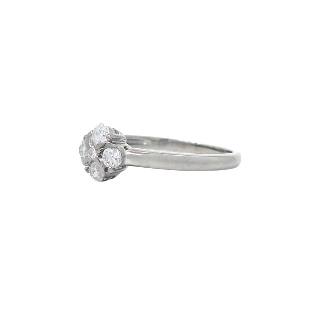 18ct White Gold Diamond Cluster Ring