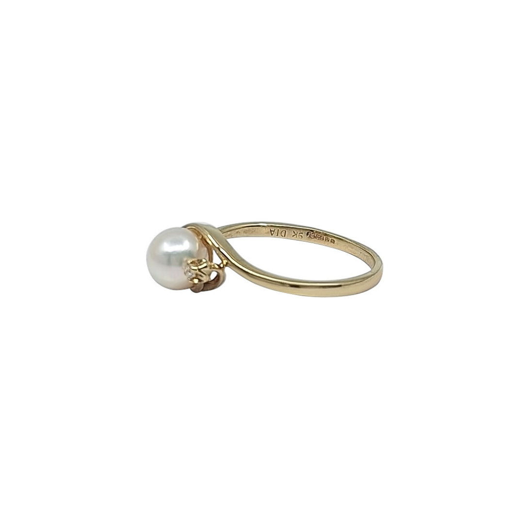 9ct Yellow Gold Pearl & Diamond Ring