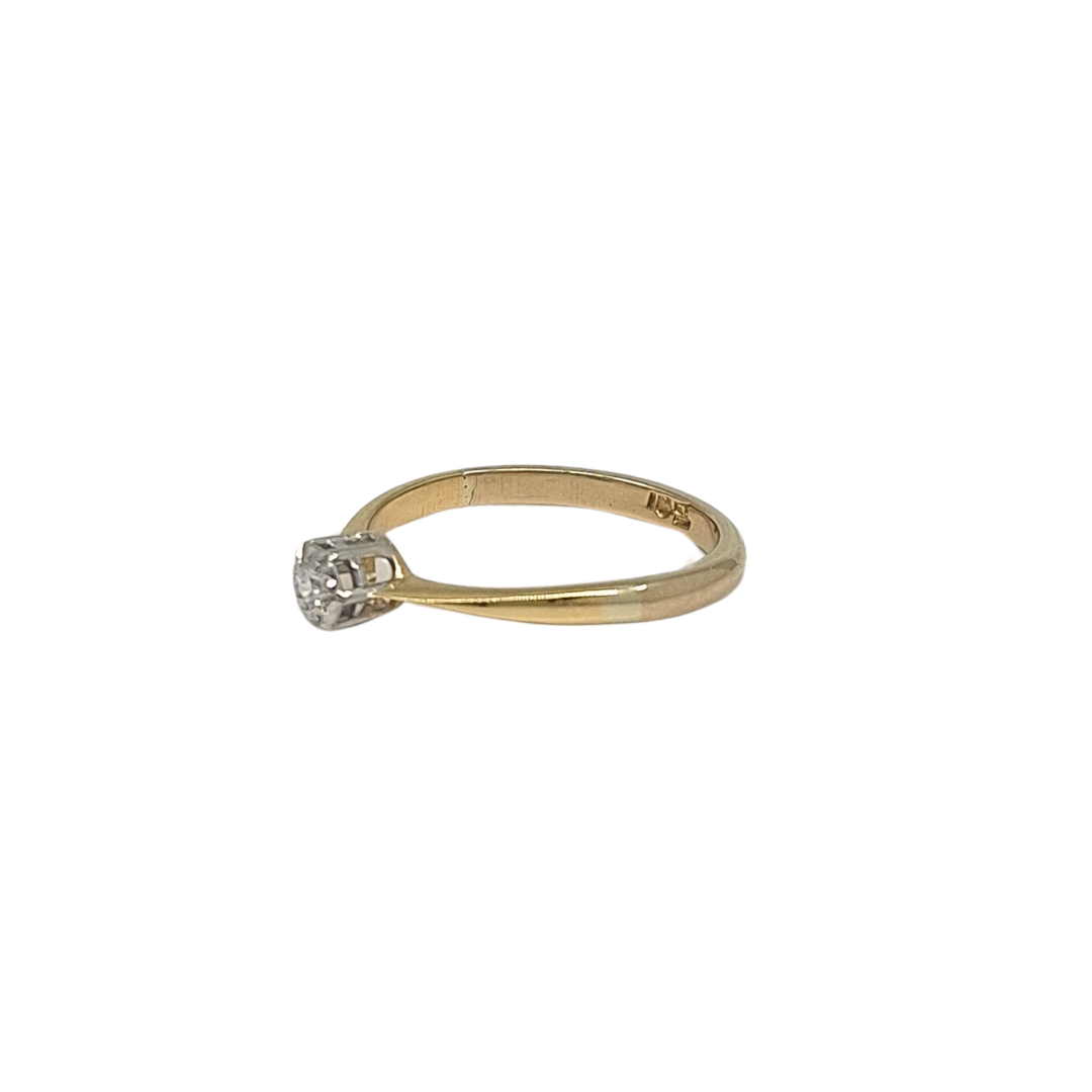 18ct Yellow Gold Diamond Illusion Set Solitaire Ring