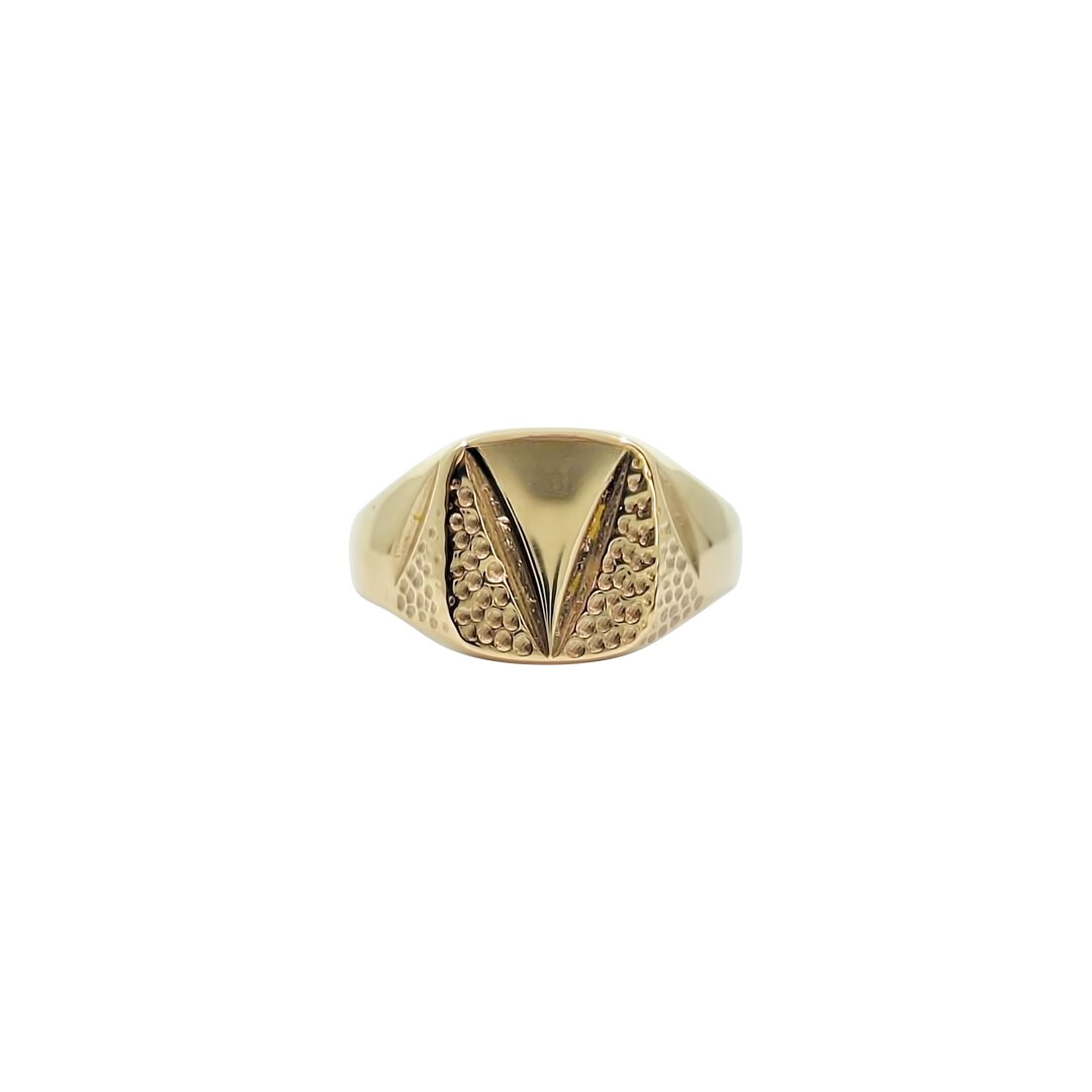 9ct Yellow Gold Engraved Signet Ring