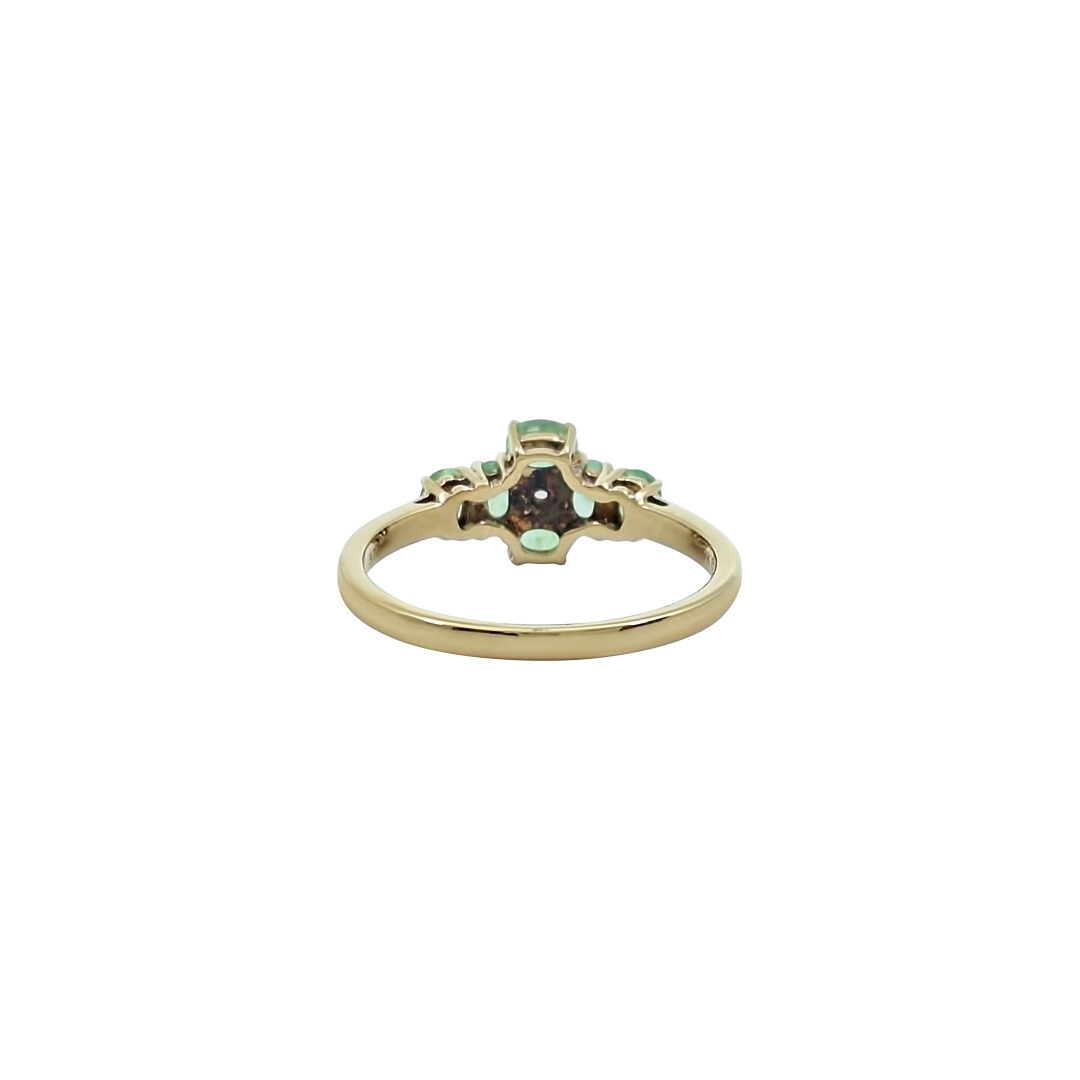 9ct Yellow Gold Green Gemstone Ring