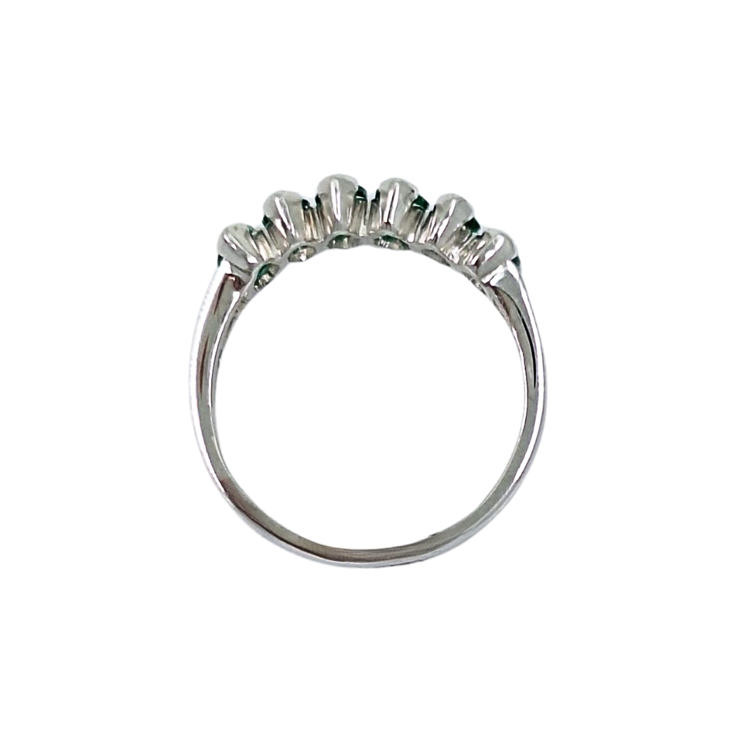18ct White Gold Emerald Ring