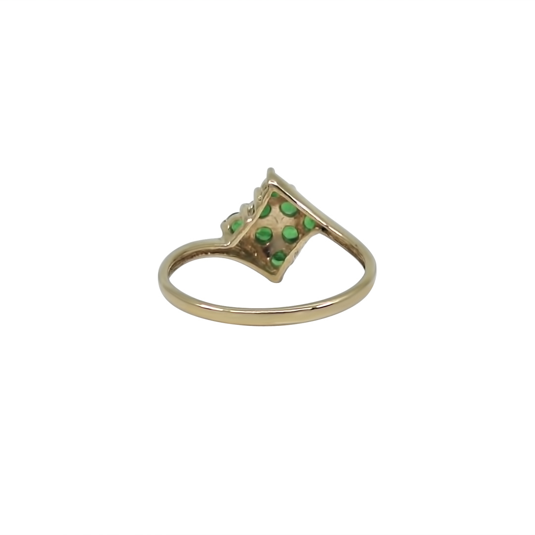 9ct Yellow Gold Green Gemstone Ring