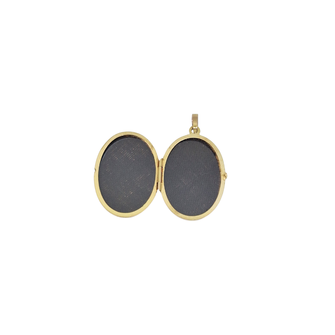 9ct Yellow Gold Engraved Locket