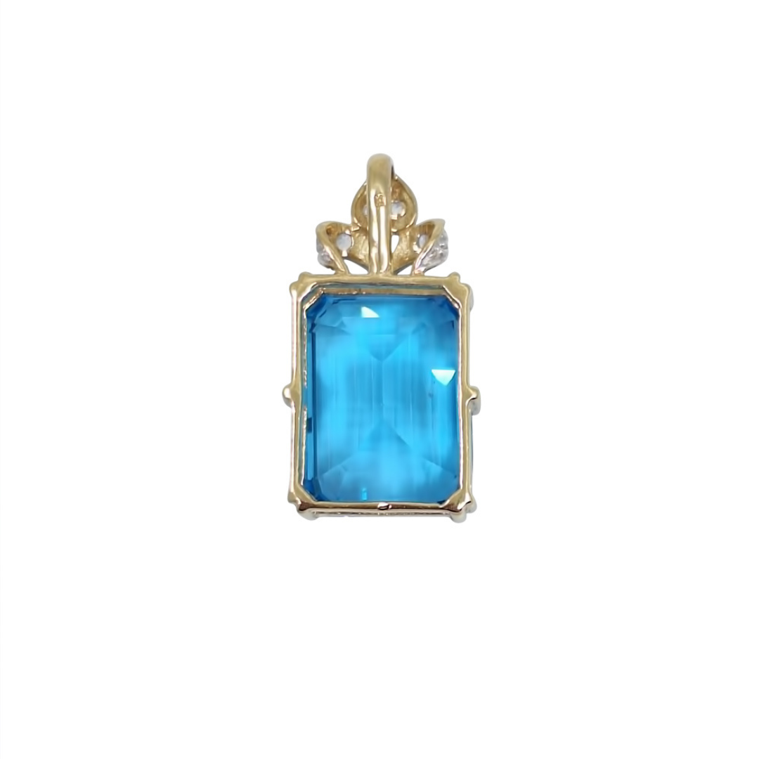 9ct Yellow Gold Blue Topaz Pendant