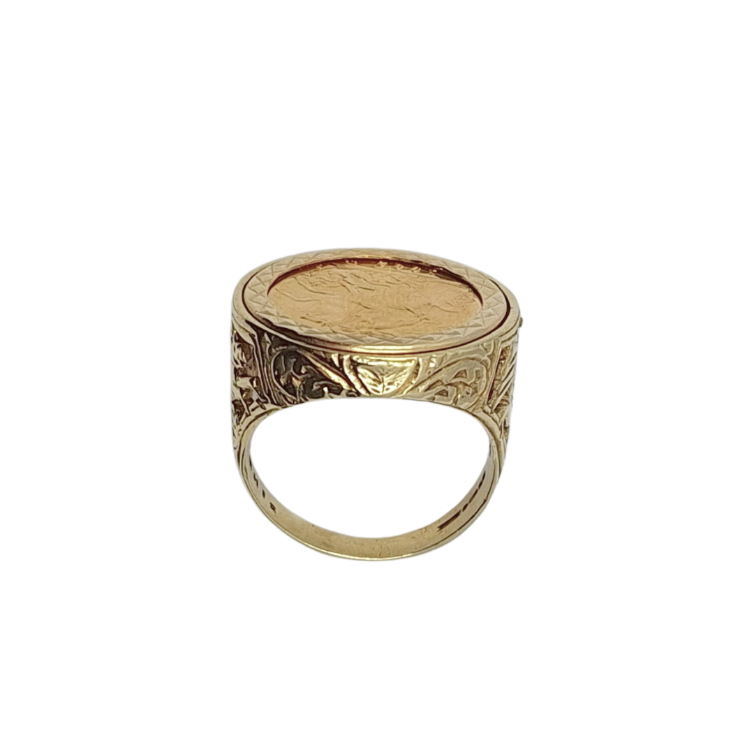 Half Sovereign Ring 1982