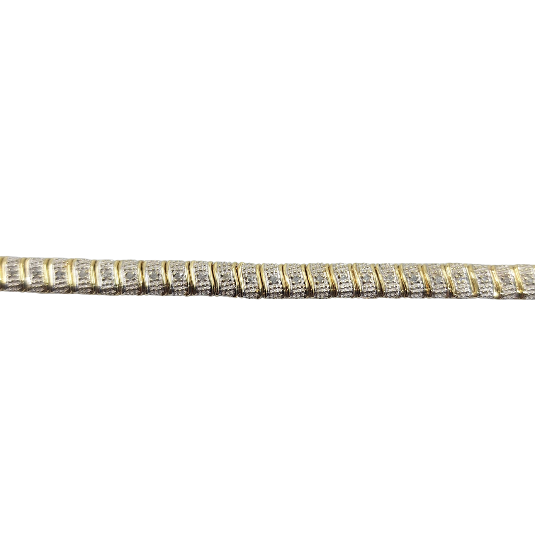 9ct 2 Colour Gold Diamond Bracelet 7.25"