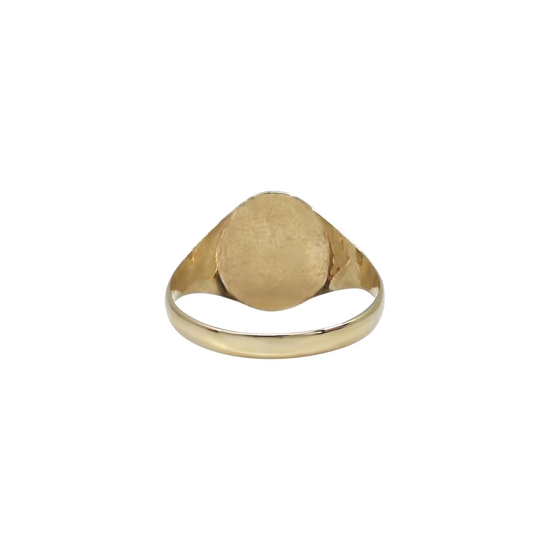 9ct Yellow Gold Oval Engraved Signet Ring