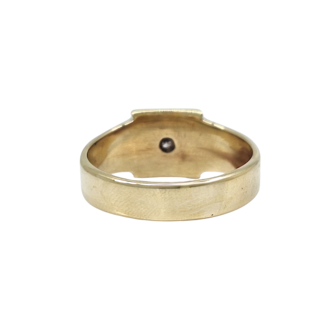9ct Yellow Gold Diamond Signet Ring