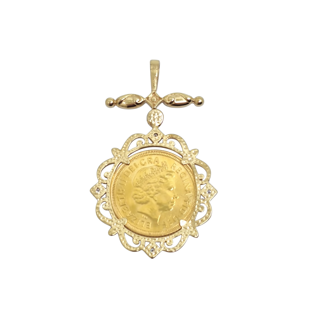 Half Sovereign 2001 & Diamond Pendant
