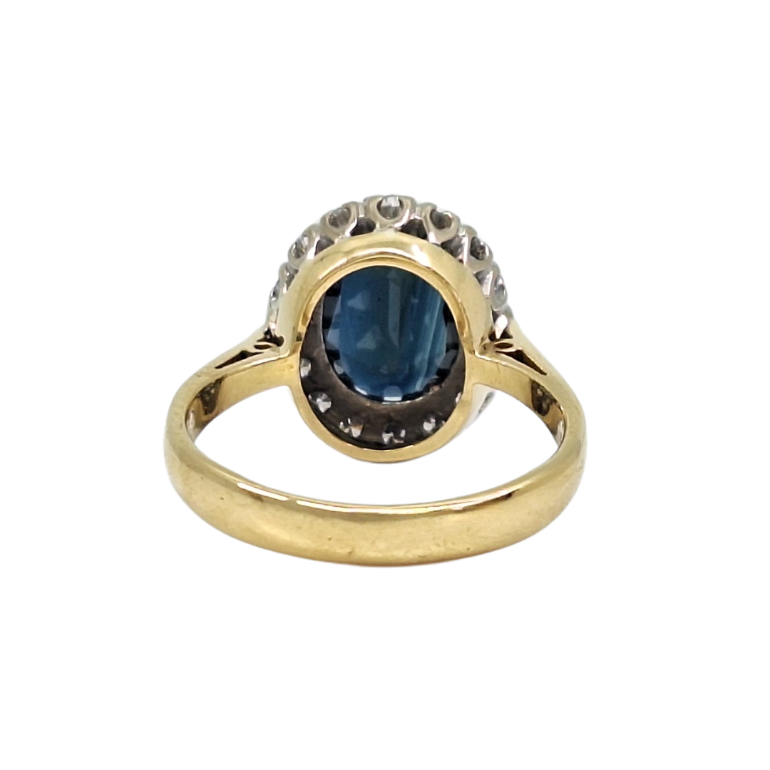 18ct Yellow Gold Sapphire & Diamond Ring