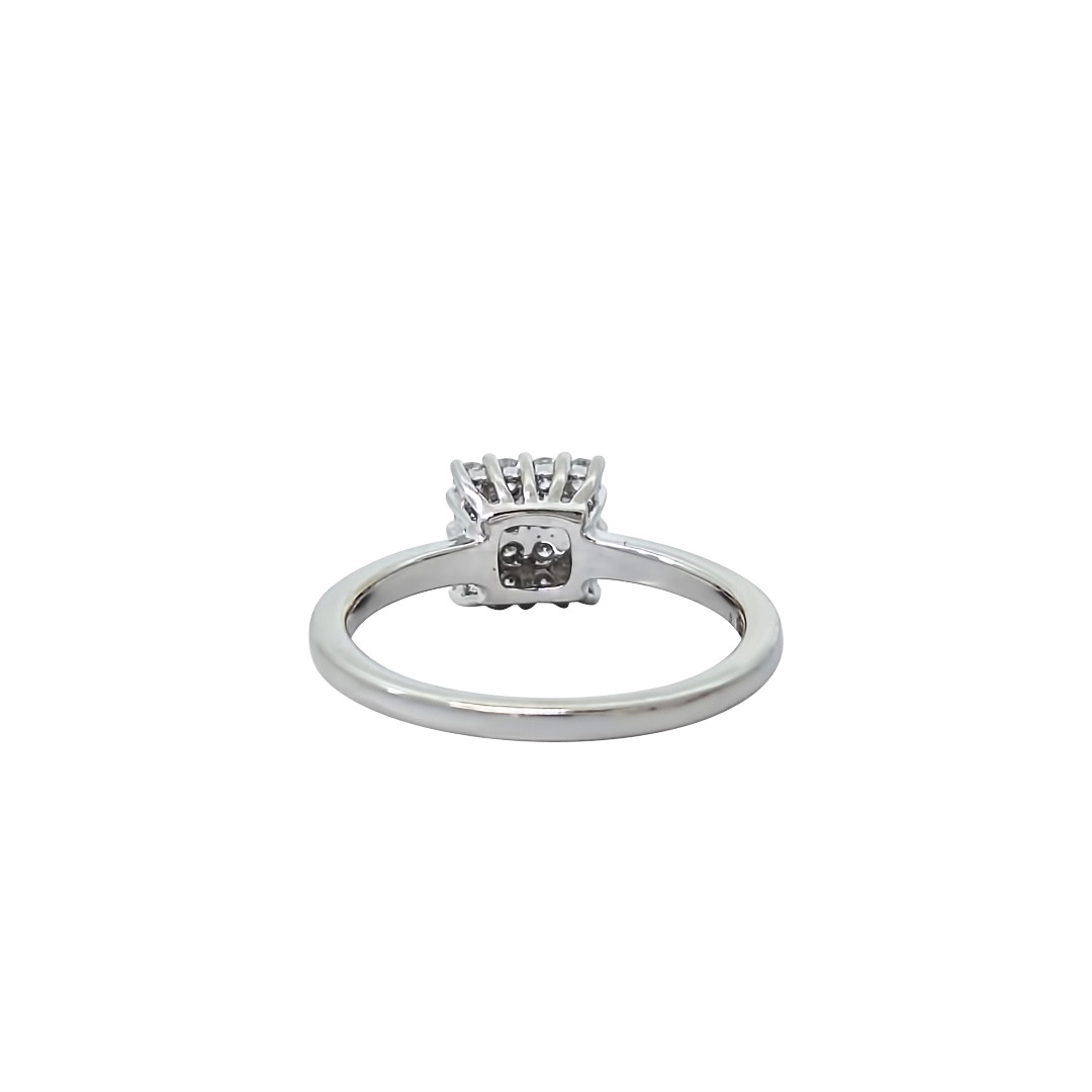 18ct White Gold Diamond Cluster Ring