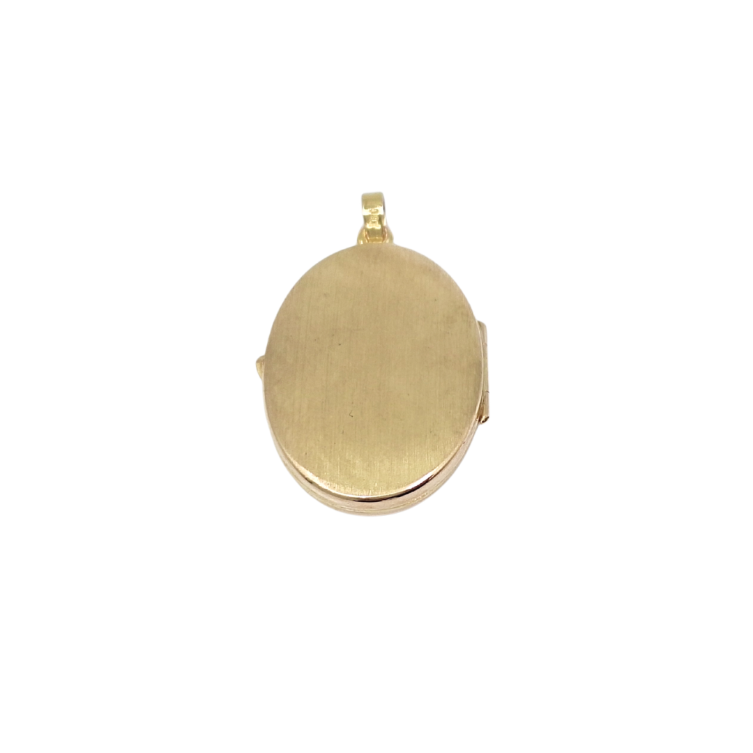 9ct Yellow Gold Engraved Locket